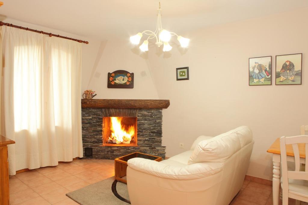 Apartamentos Alba Casa Alquesera Sahun Værelse billede